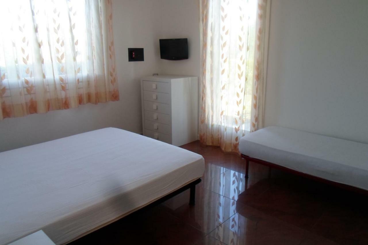 Dimora Simona Villa กาออร์เล ภายนอก รูปภาพ