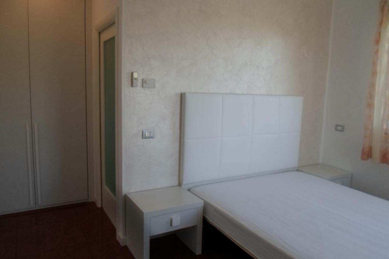 Dimora Simona Villa กาออร์เล ภายนอก รูปภาพ