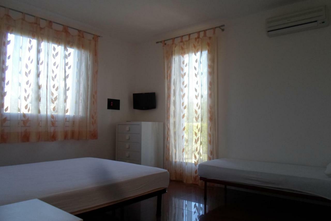 Dimora Simona Villa กาออร์เล ภายนอก รูปภาพ